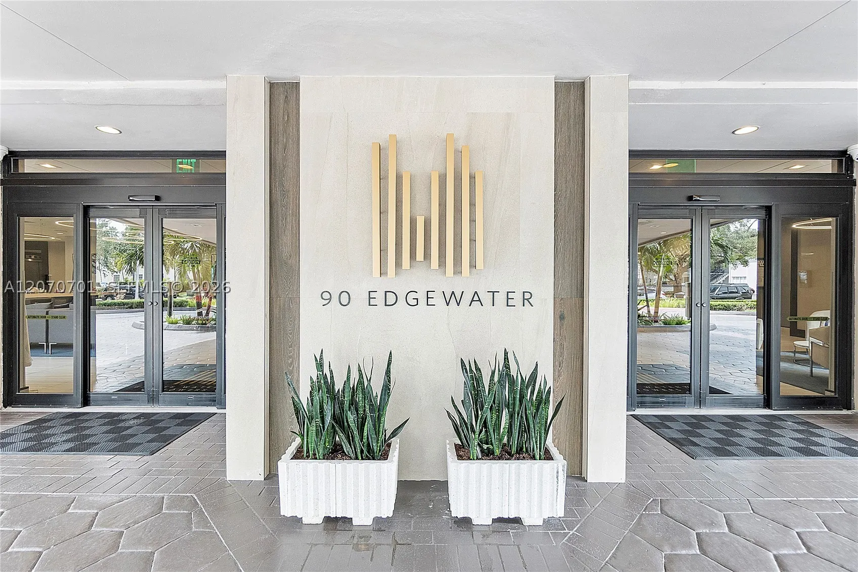 90 Edgewater Dr #917