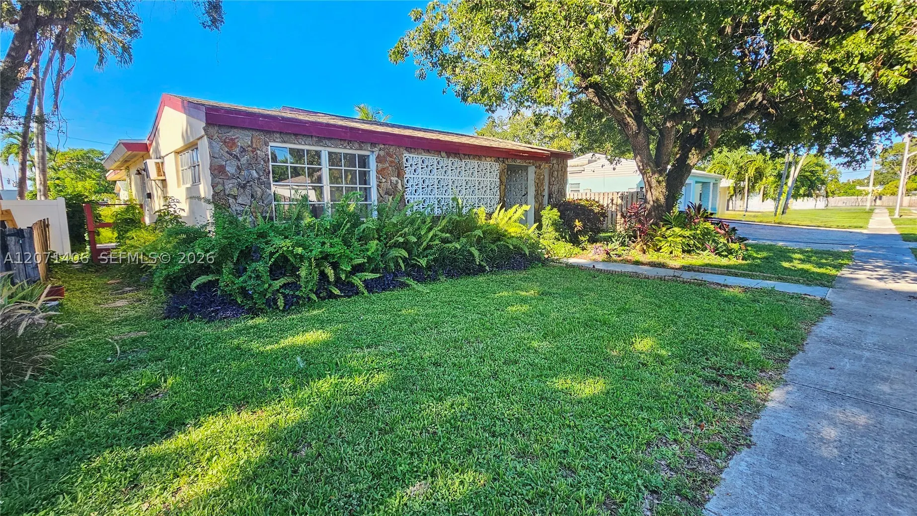 214 SW 2nd Pl