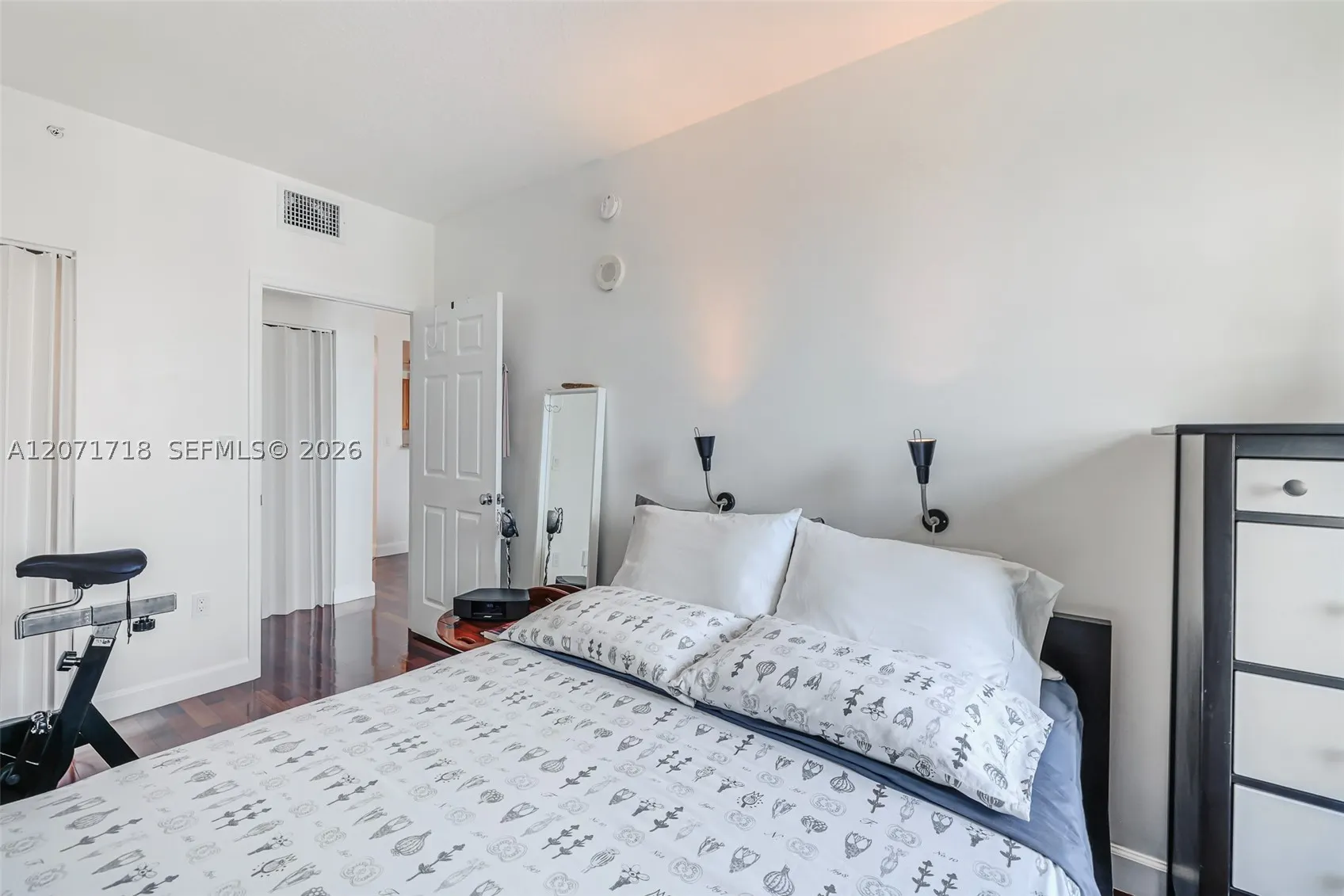 50 Menores Ave #820