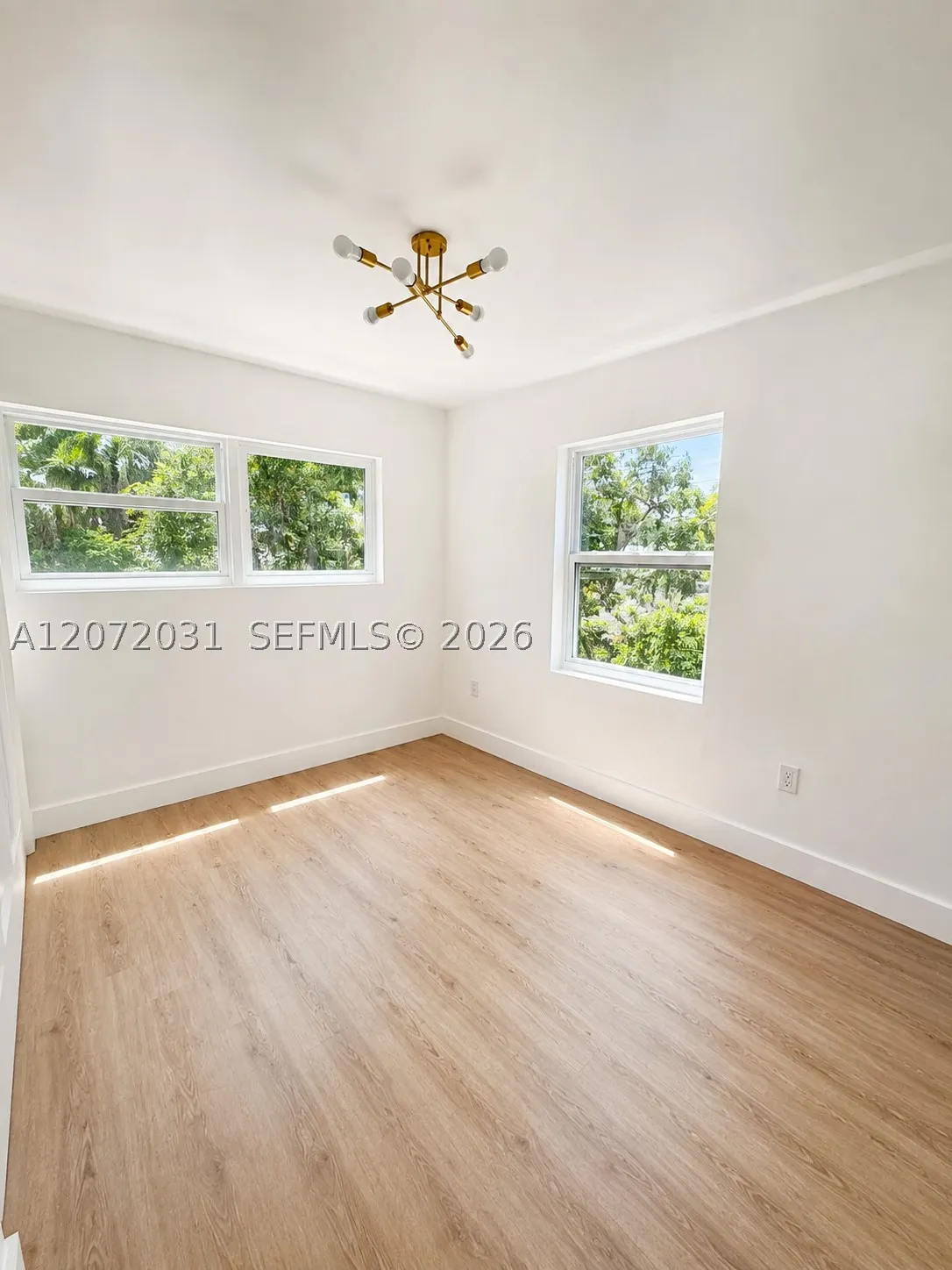 1870 NE 154th Ter