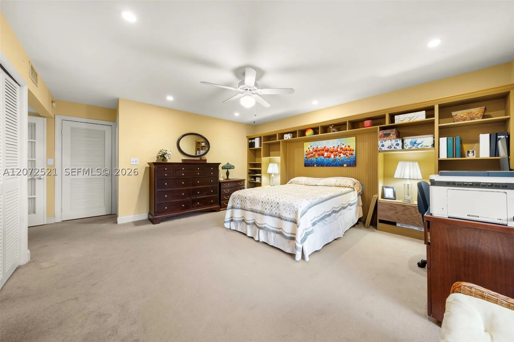 6815 Edgewater Dr #202