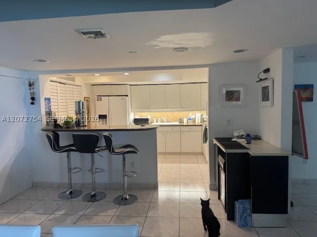 8855 Collins Ave #5B