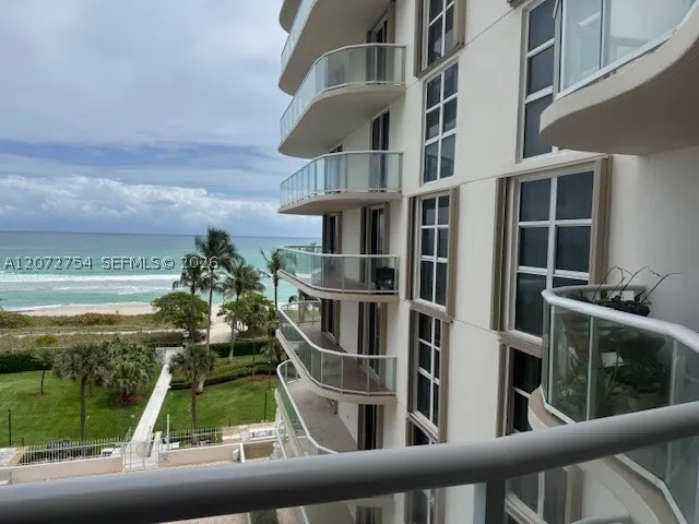 8855 Collins Ave #5B