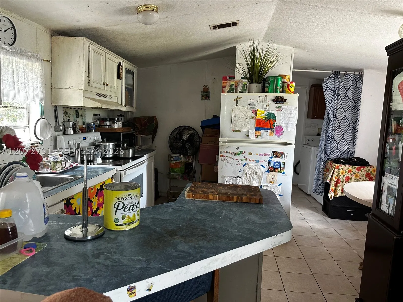 635 N FRONDA