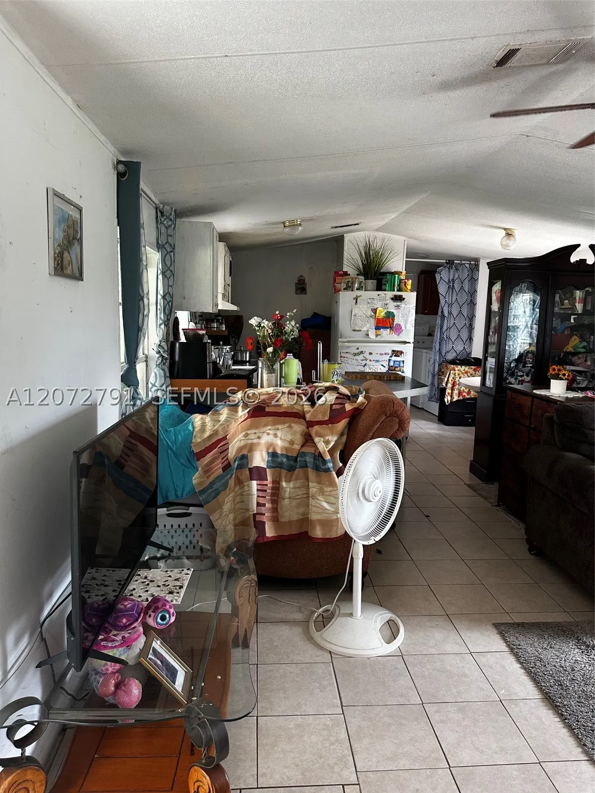 635 N FRONDA