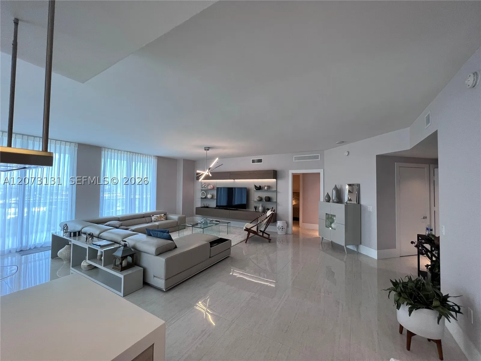17301 Biscayne Blvd #1402