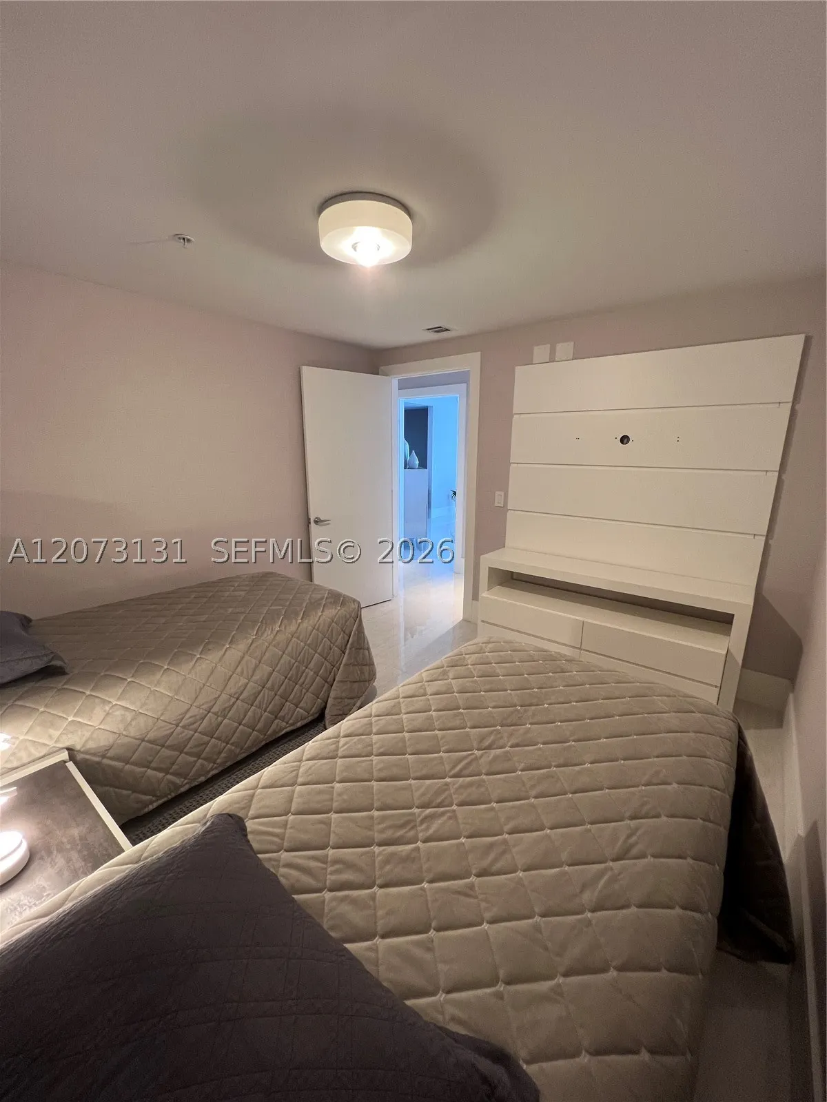 17301 Biscayne Blvd #1402
