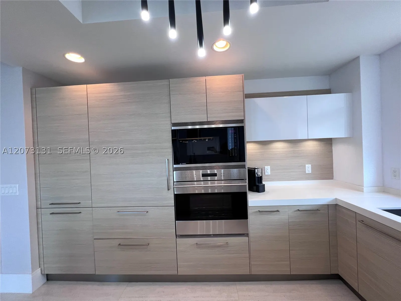 17301 Biscayne Blvd #1402