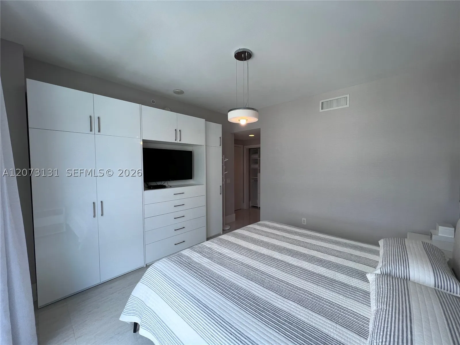 17301 Biscayne Blvd #1402