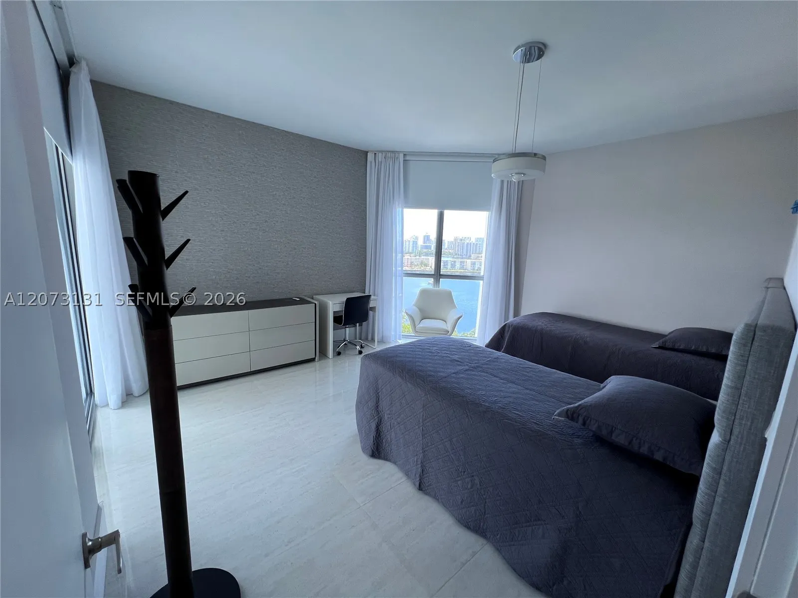 17301 Biscayne Blvd #1402