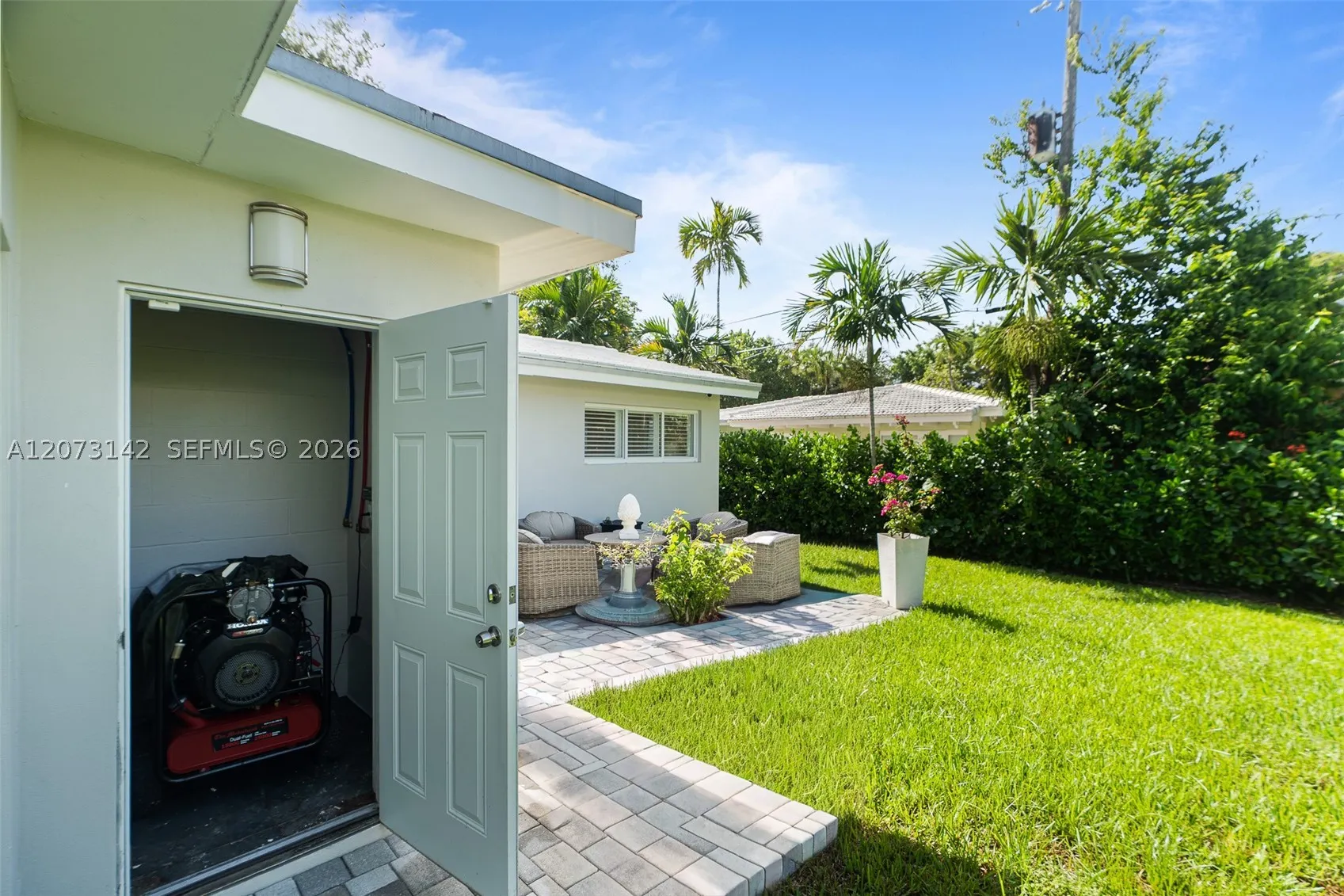 932 Bird Rd