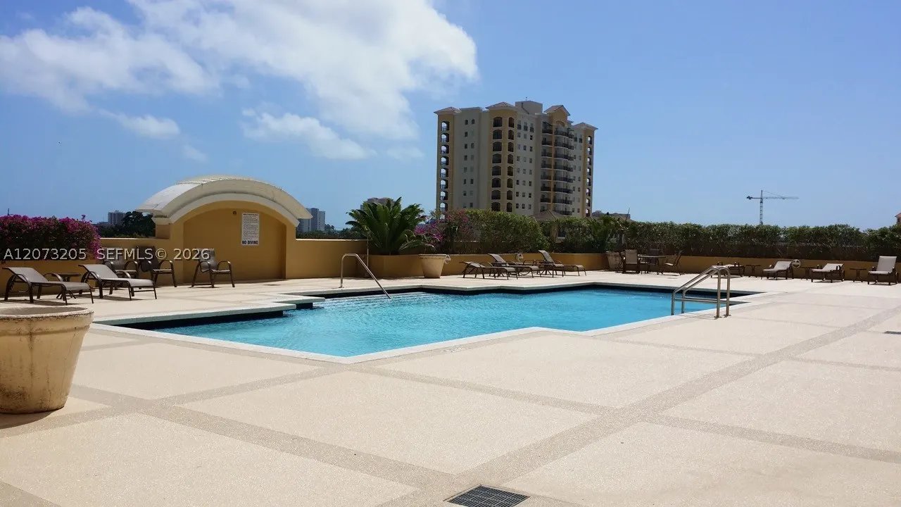 50 Menores Ave #802