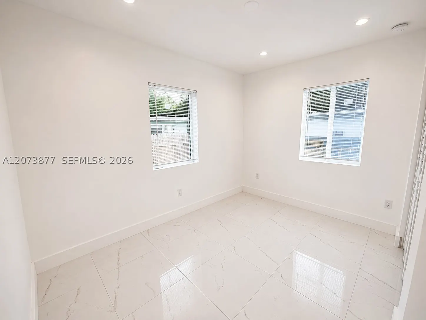 1800 NE 154th St