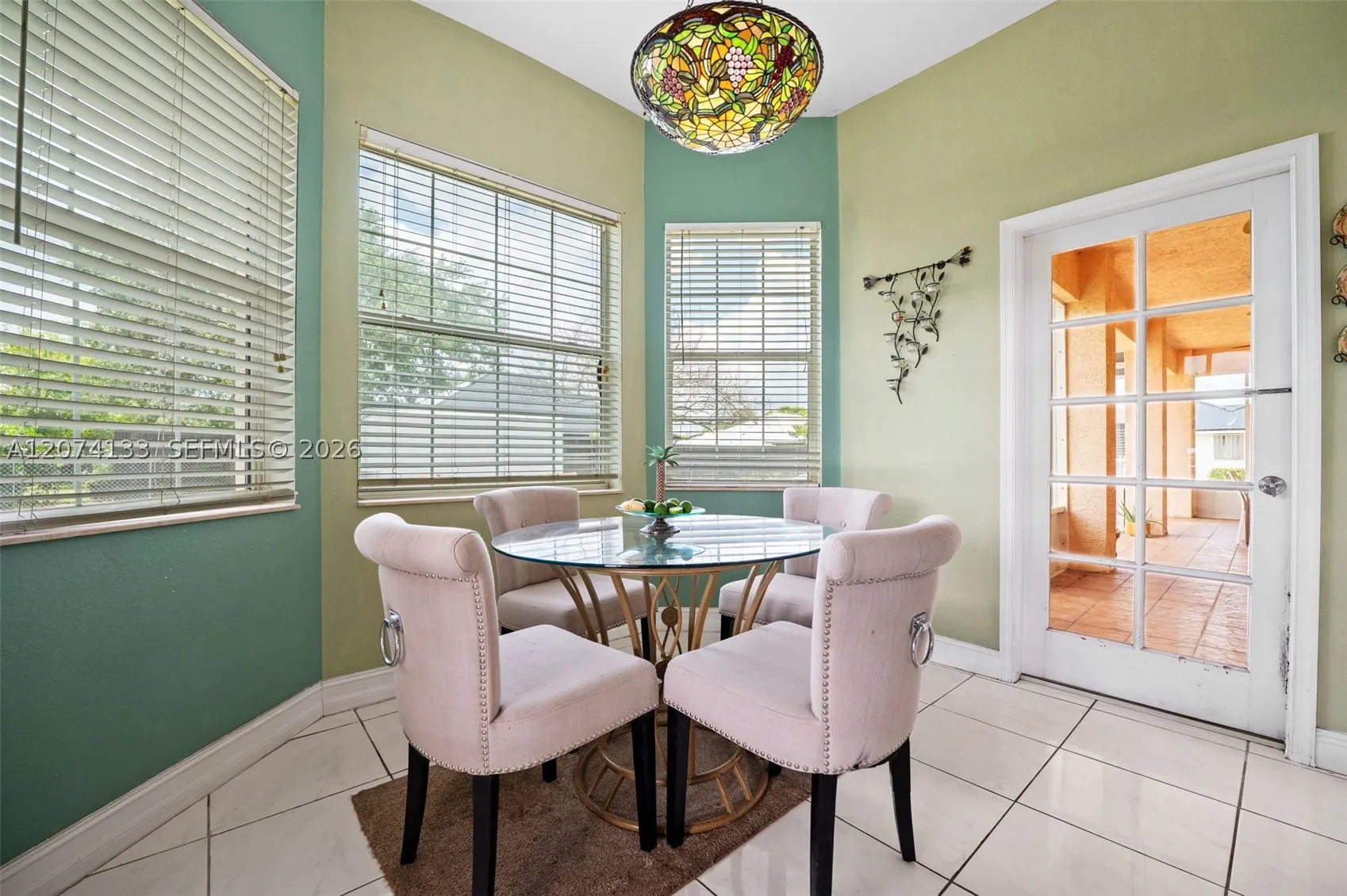 1006 Bayberry Loop