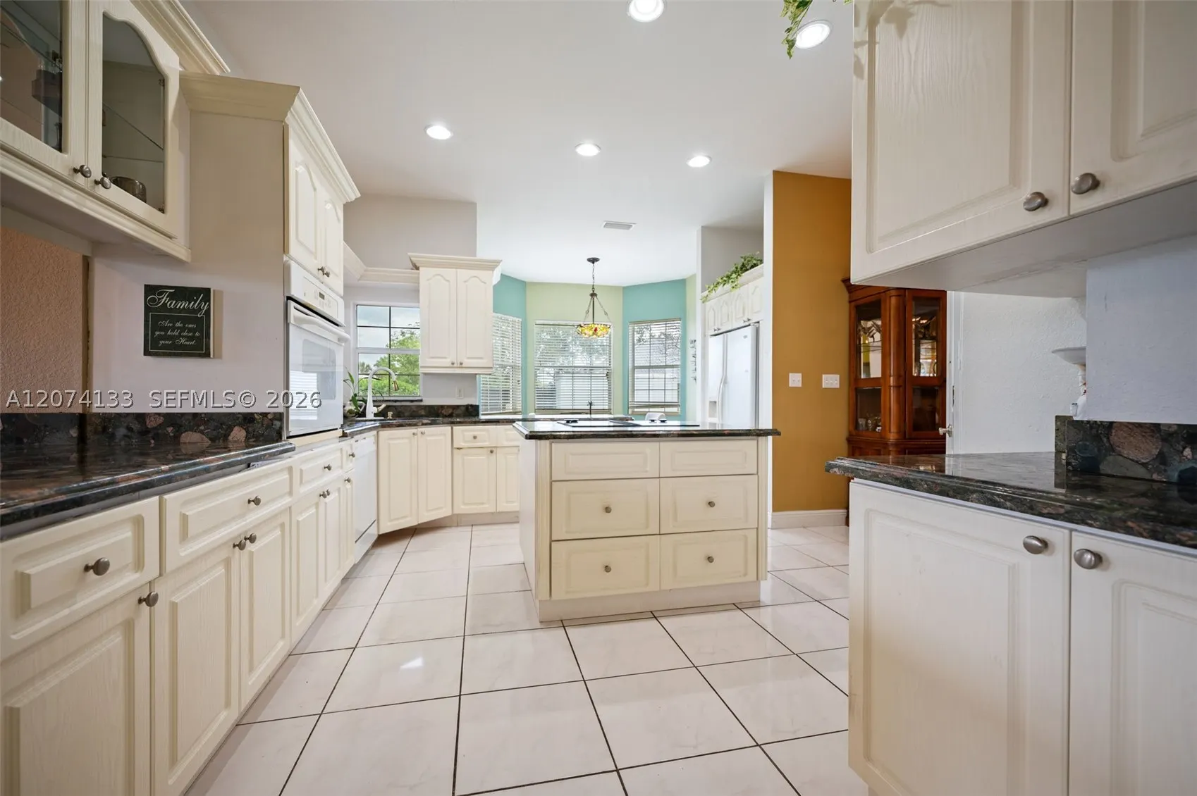1006 Bayberry Loop
