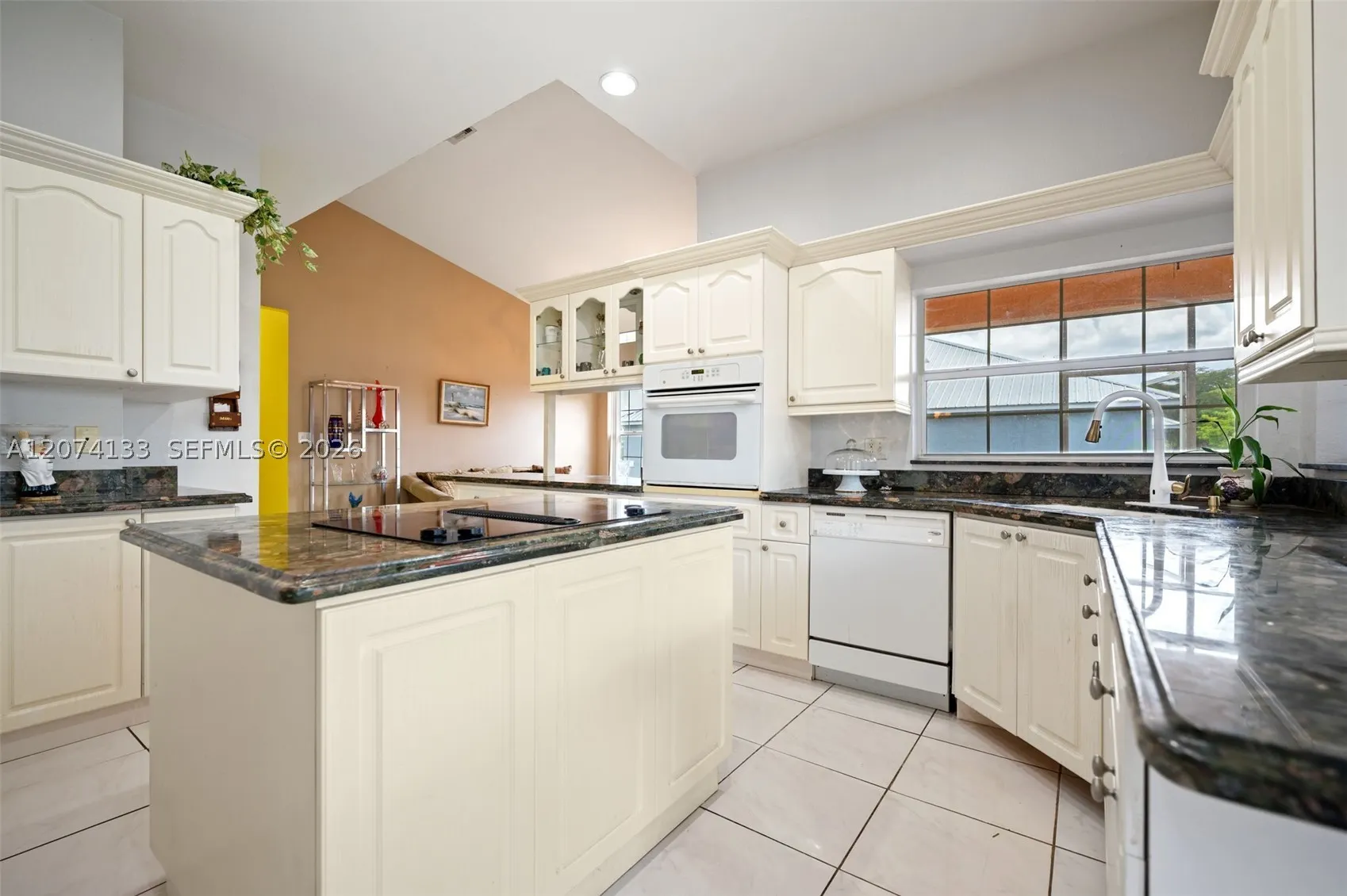 1006 Bayberry Loop