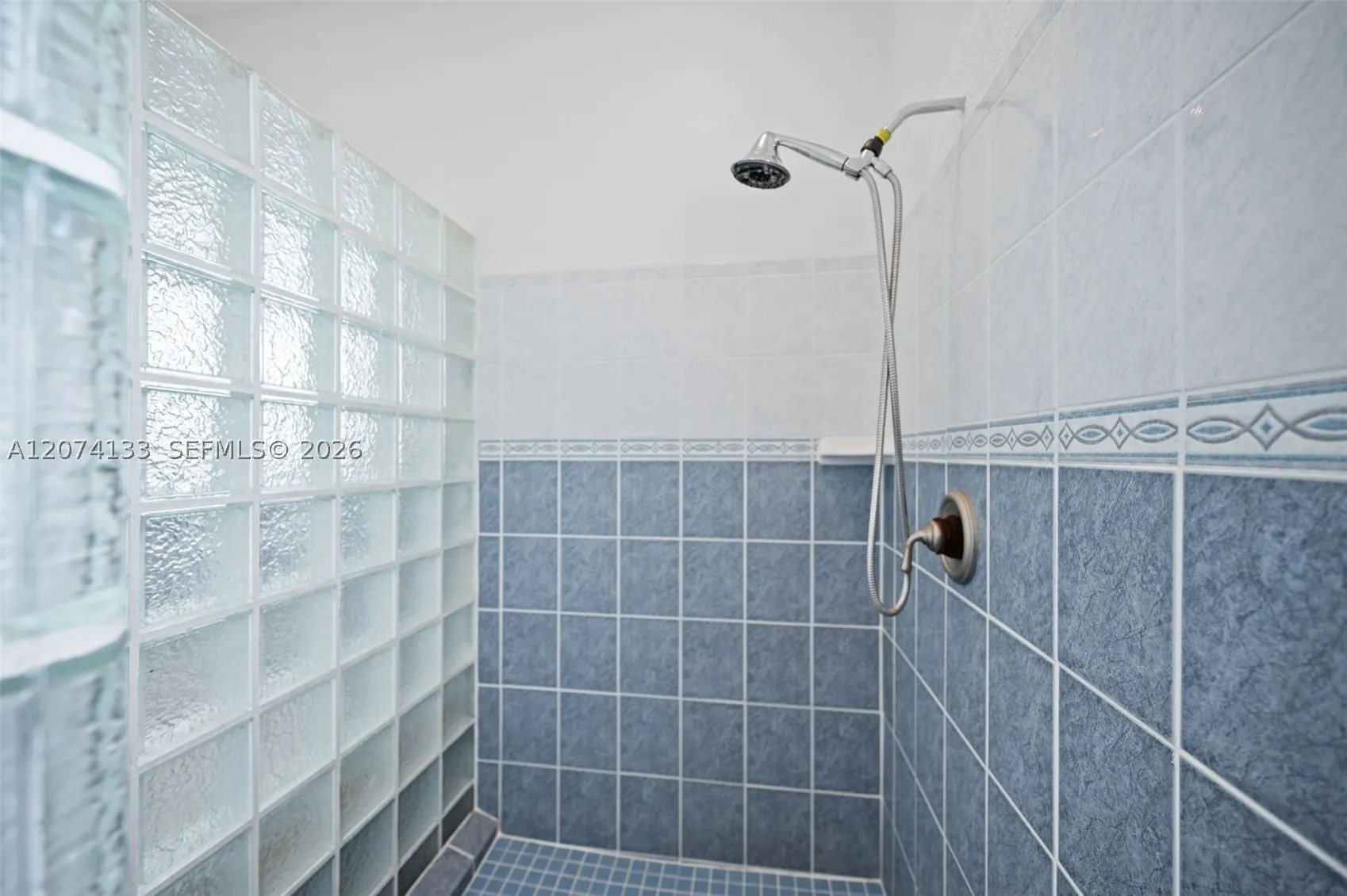 1006 Bayberry Loop