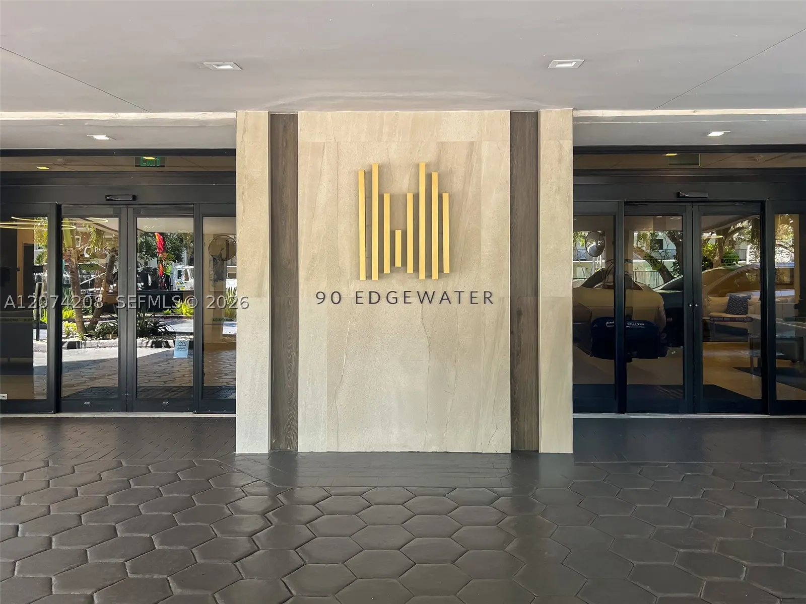 90 Edgewater Dr #PH11