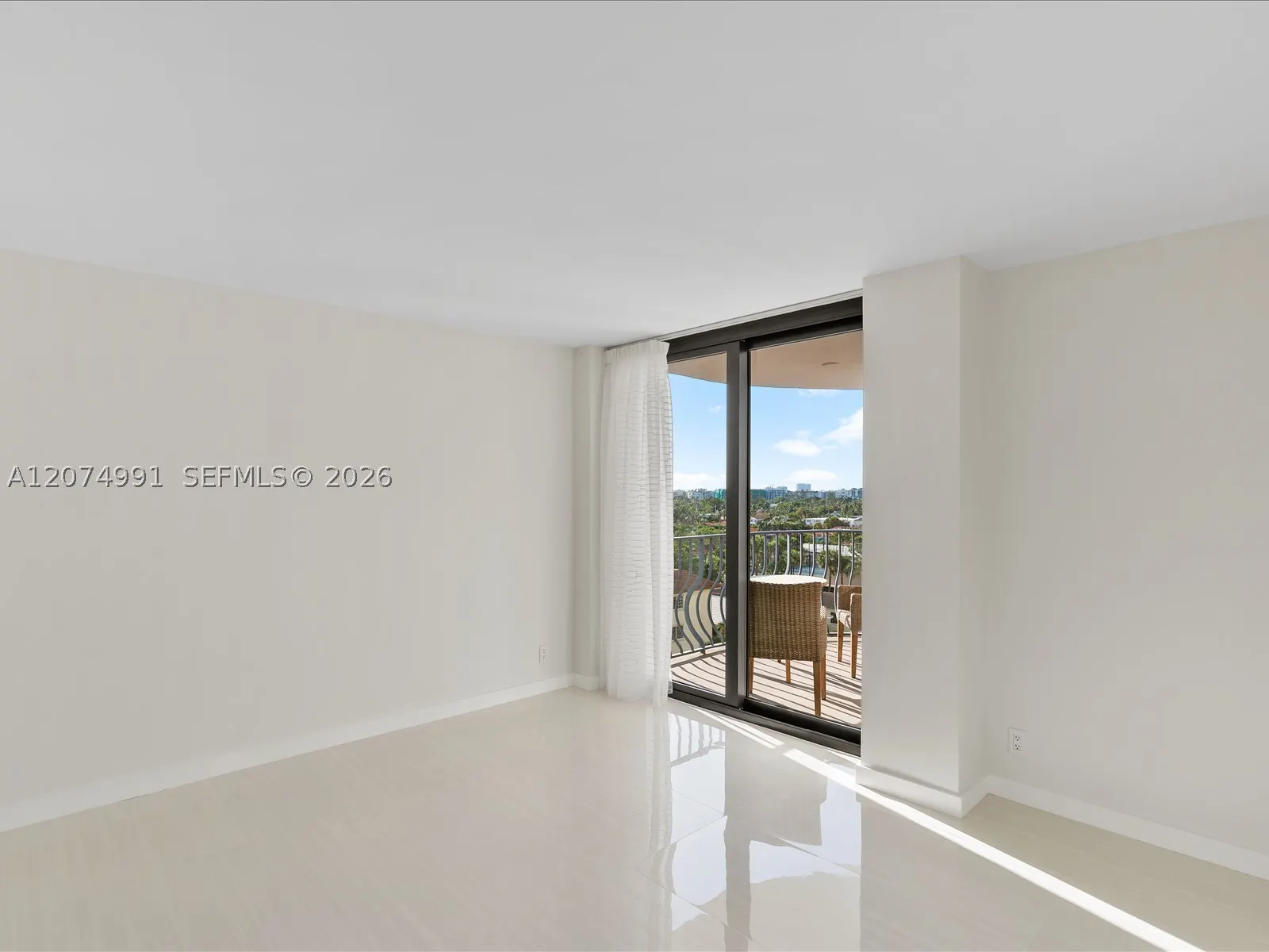 8877 Collins Ave #704