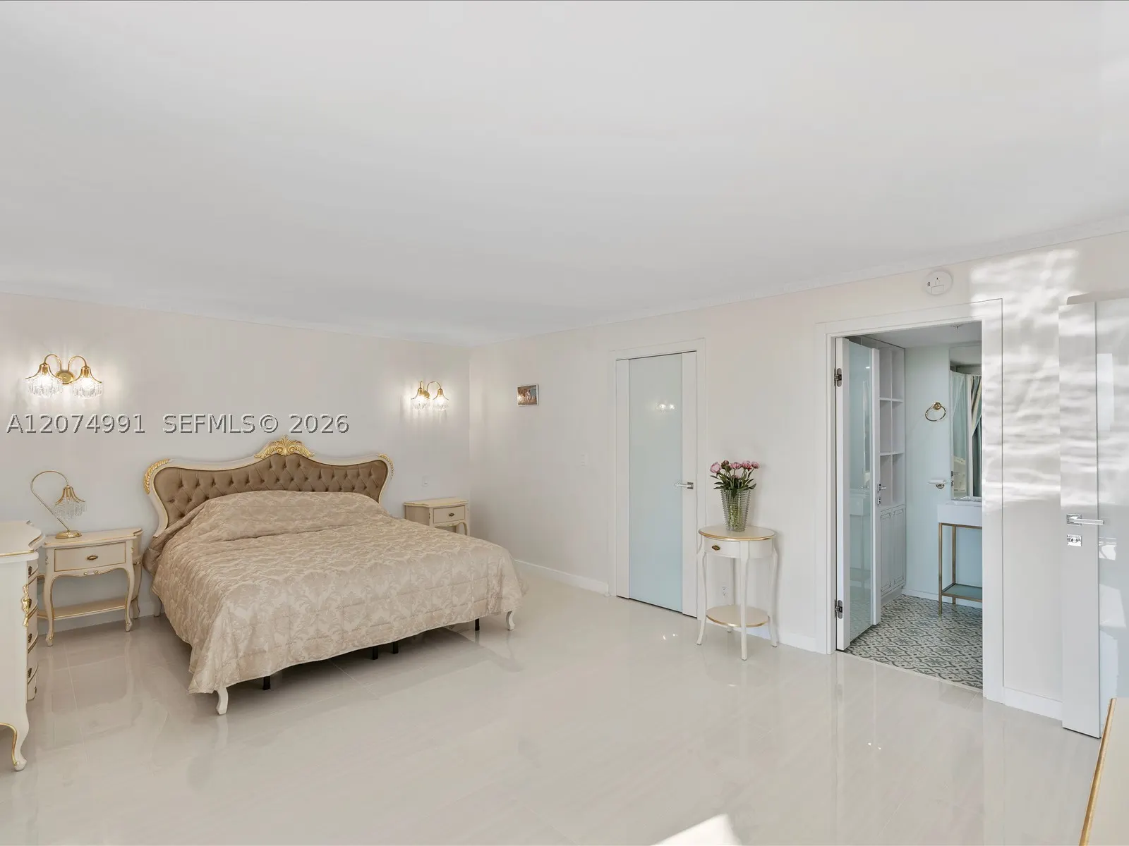8877 Collins Ave #704