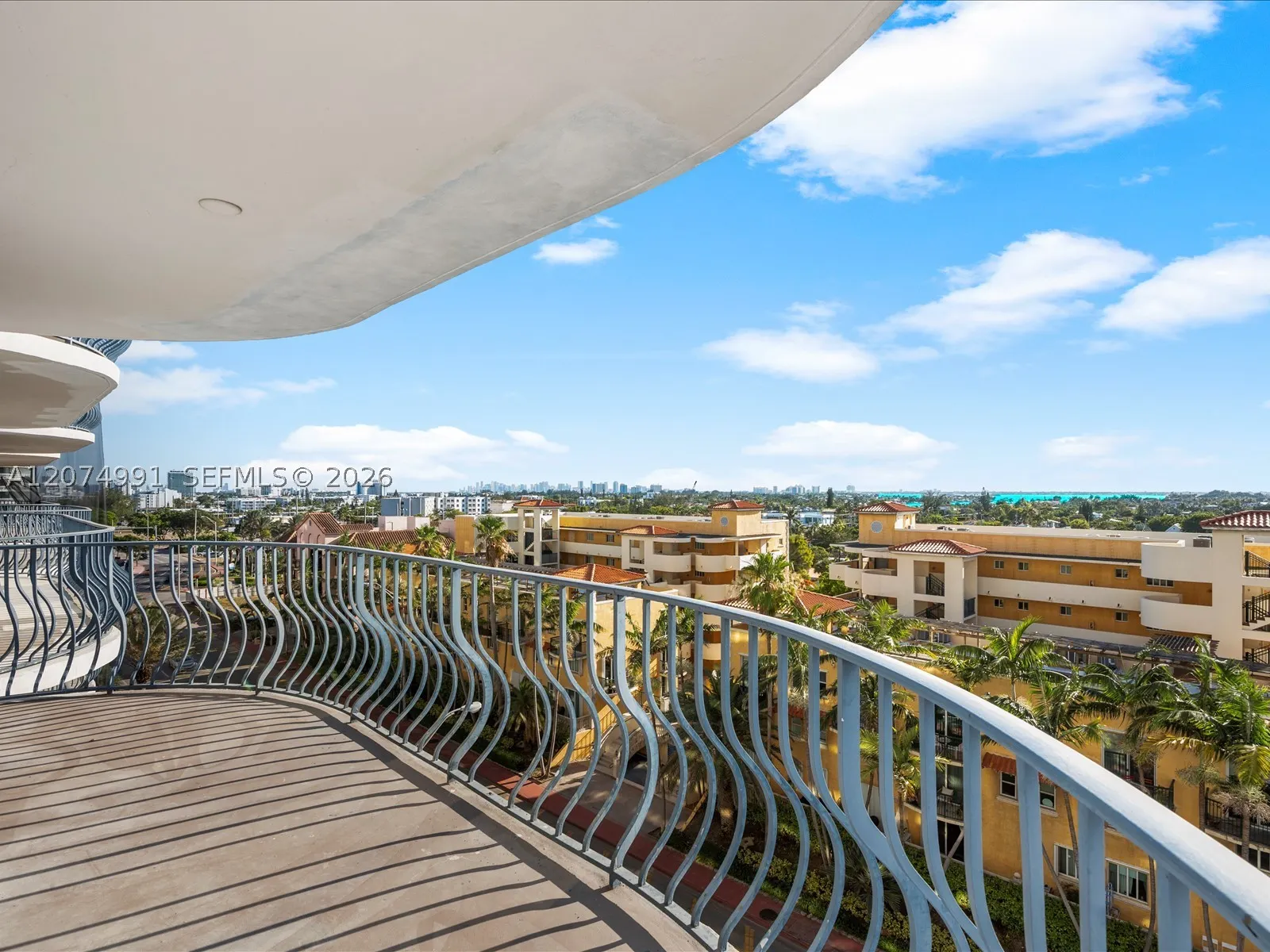8877 Collins Ave #704