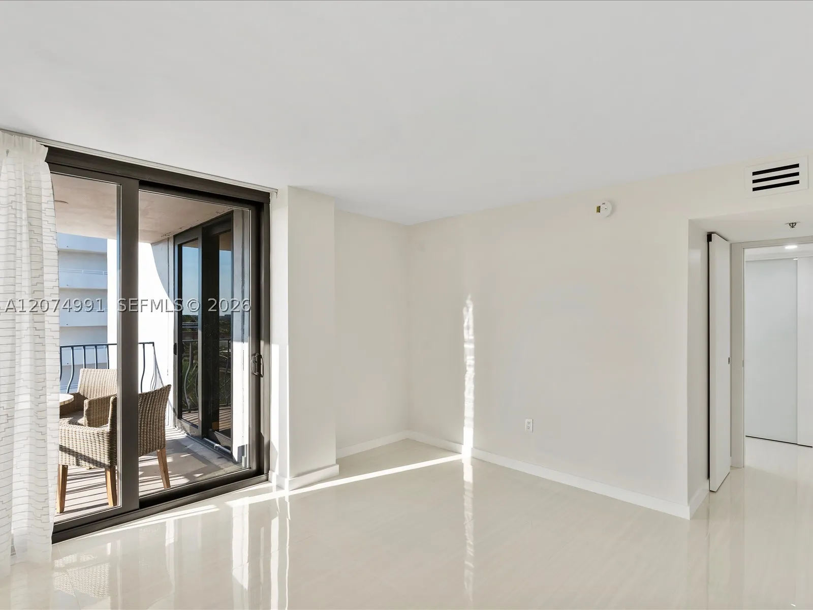 8877 Collins Ave #704