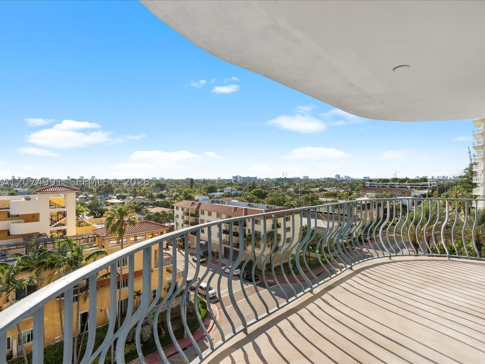 8877 Collins Ave #704