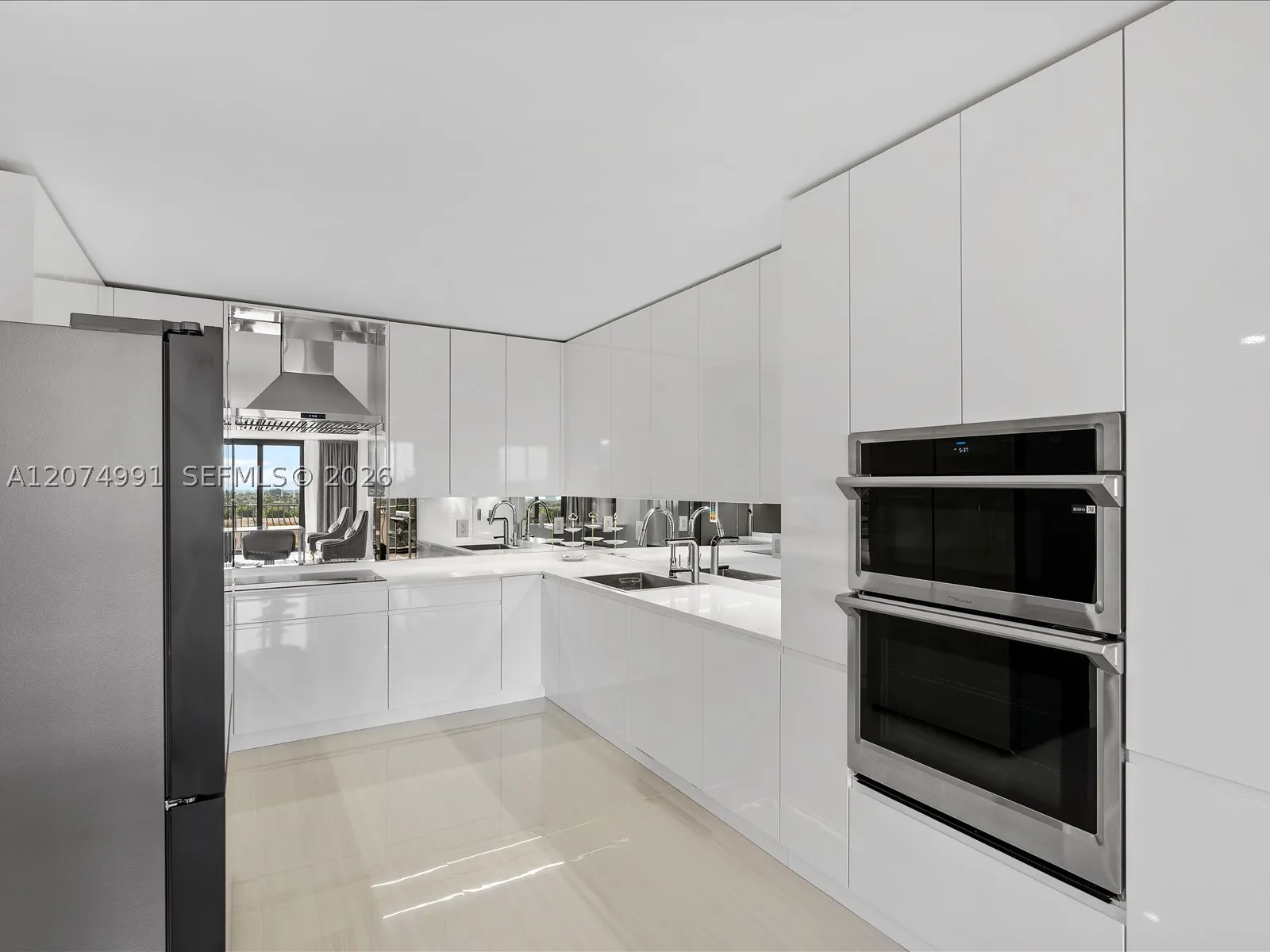 8877 Collins Ave #704
