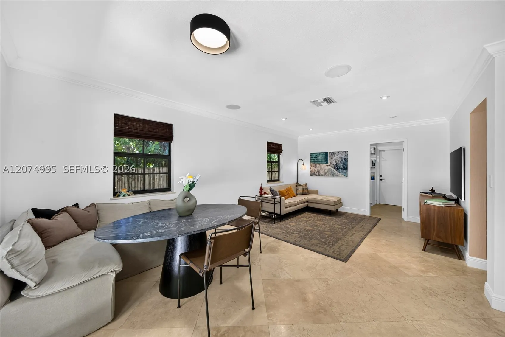 1043 Alfonso Ave