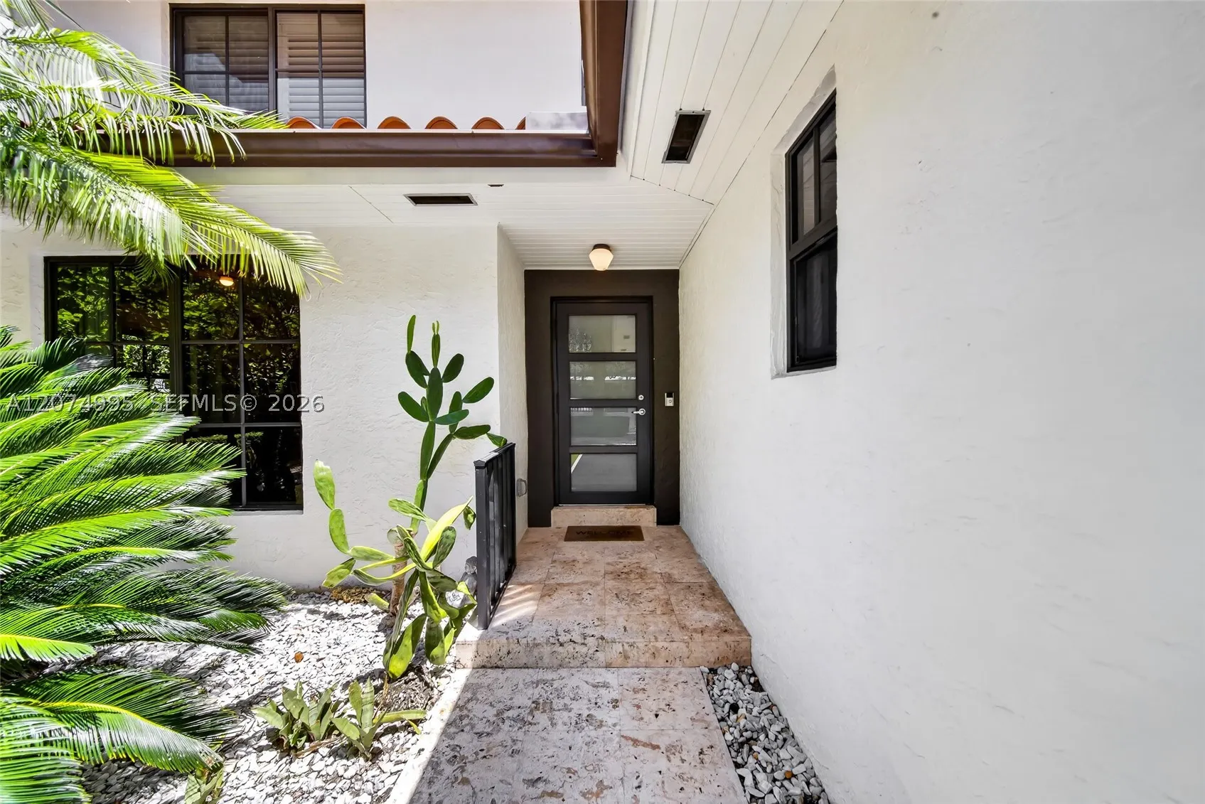 1043 Alfonso Ave