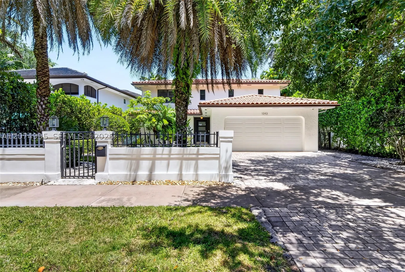 1043 Alfonso Ave