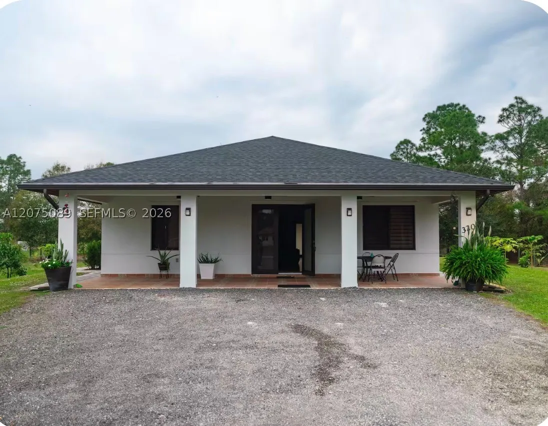 320 N Palomino St.