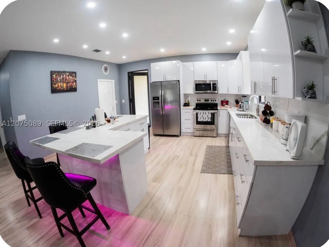 320 N Palomino St.
