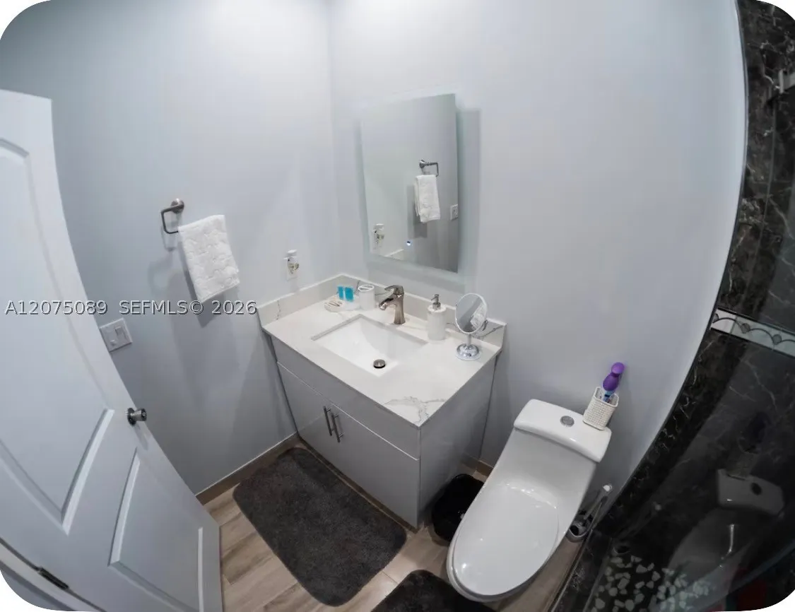 320 N Palomino St.