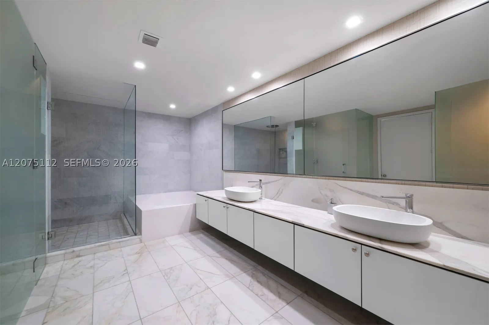10203 Collins Ave #801