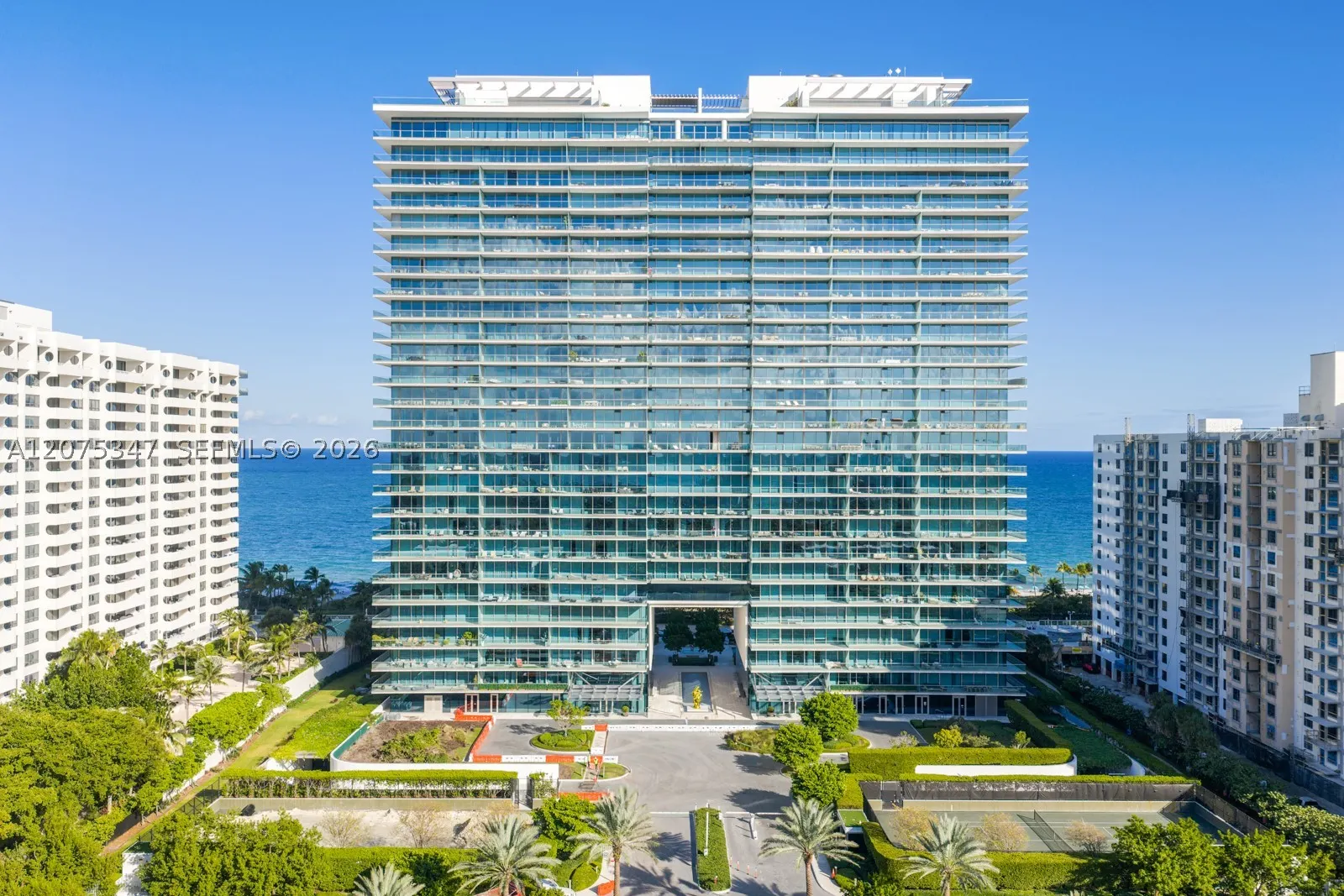 10201 Collins Ave #907