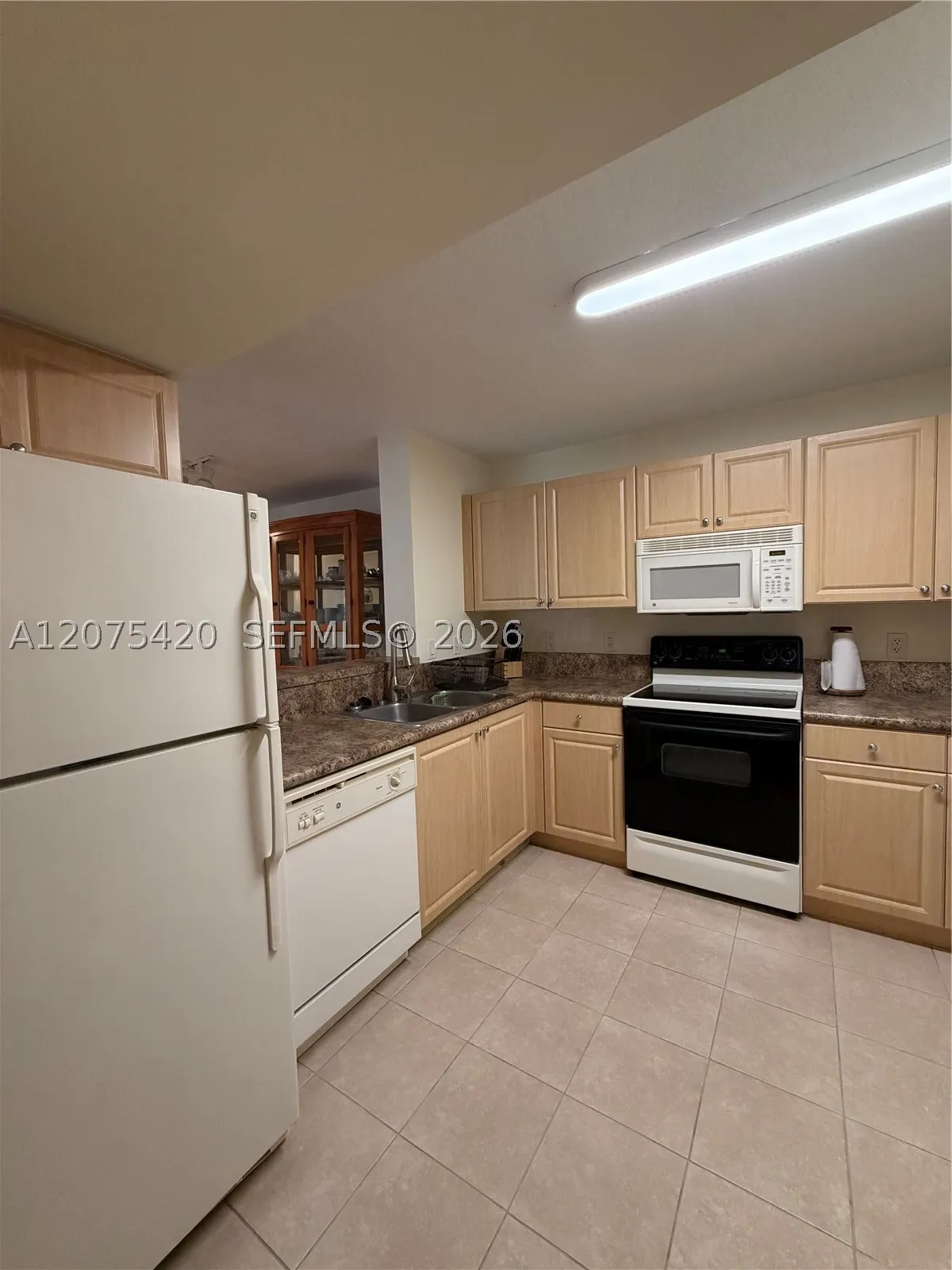619 E Sheridan St #105