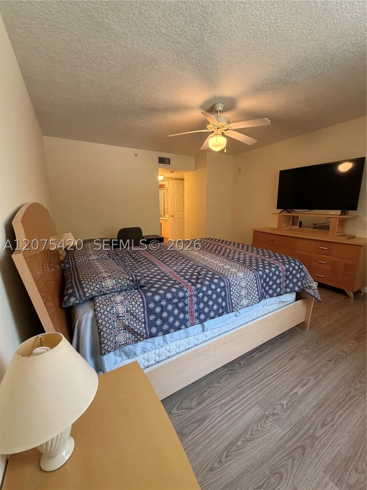 619 E Sheridan St #105