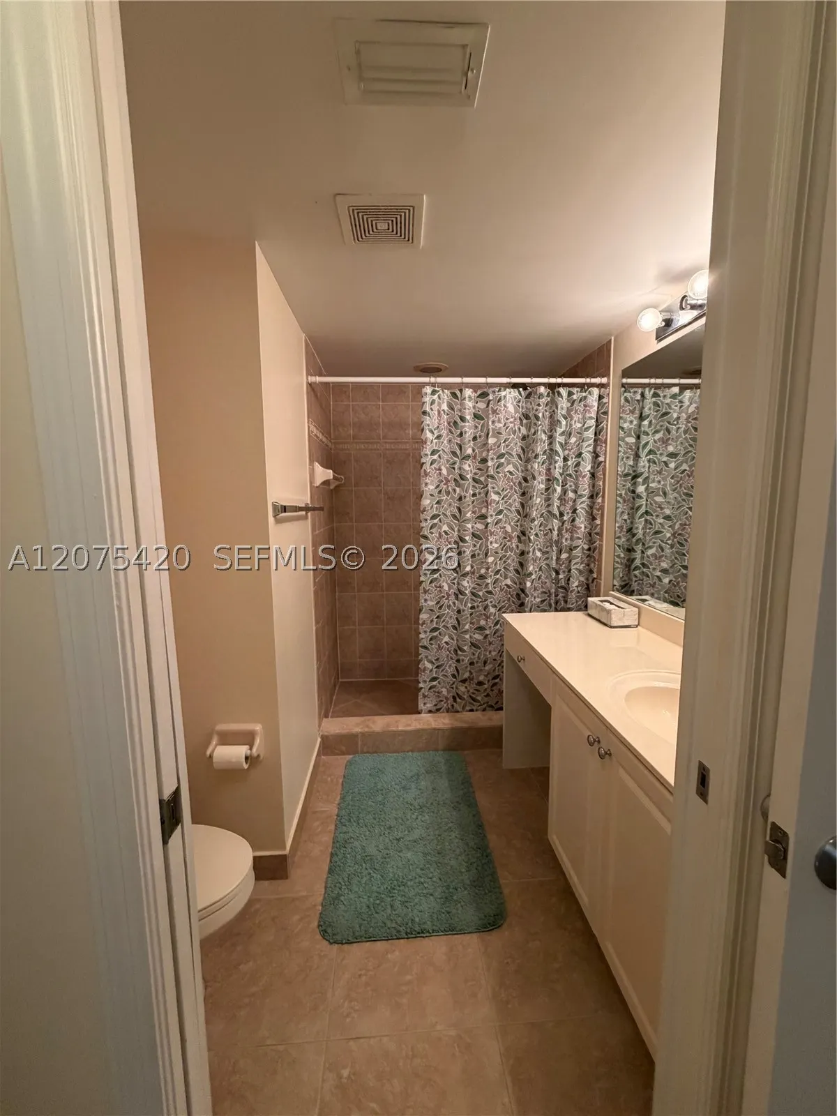 619 E Sheridan St #105