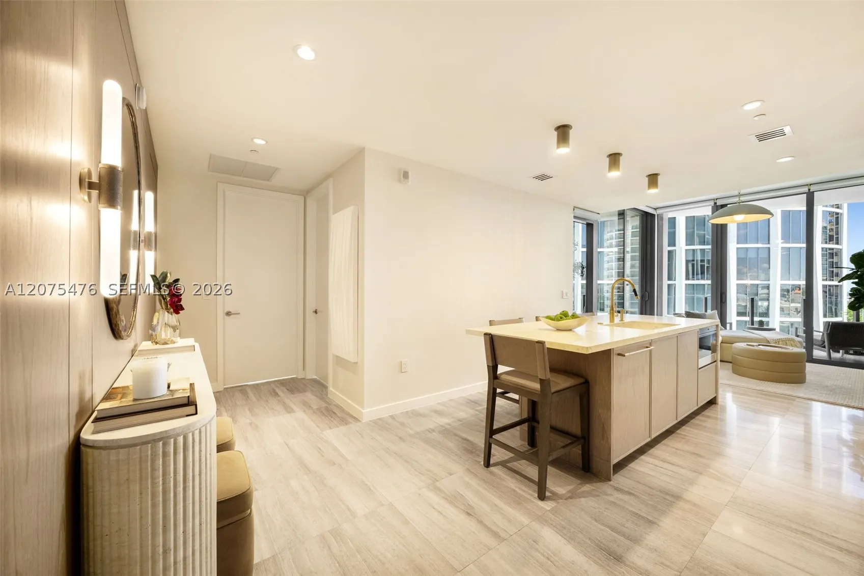 2831 S Bayshore Dr #804
