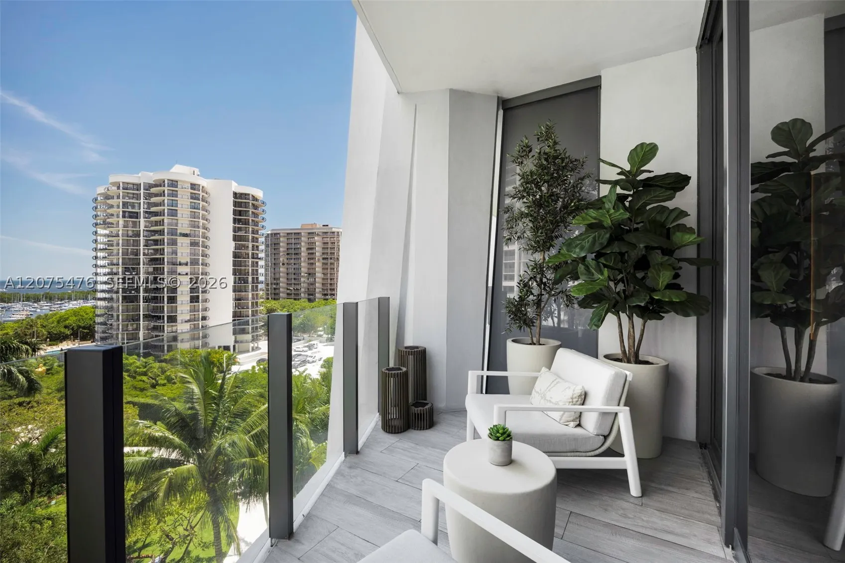 2831 S Bayshore Dr #804