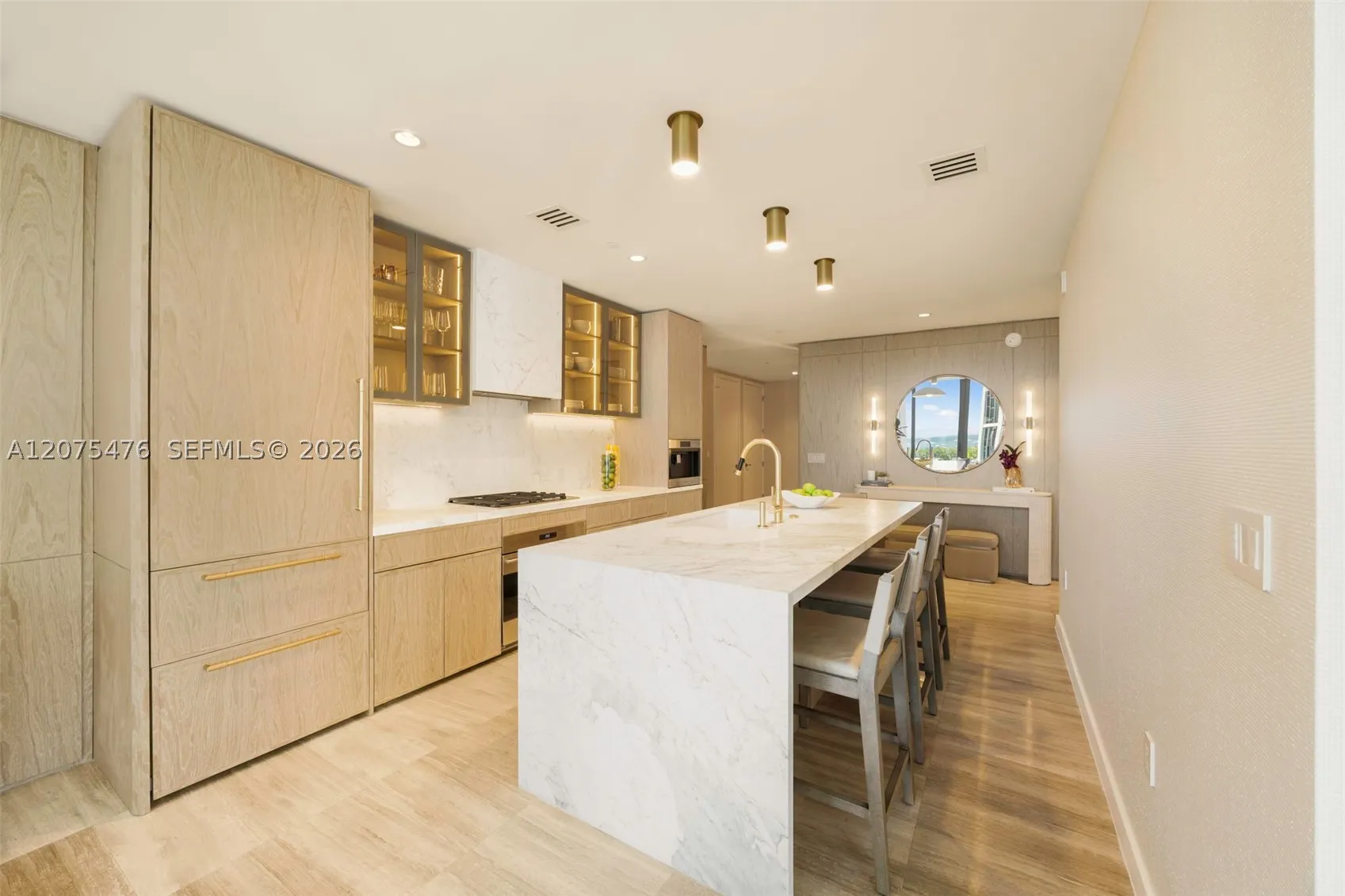 2831 S Bayshore Dr #804