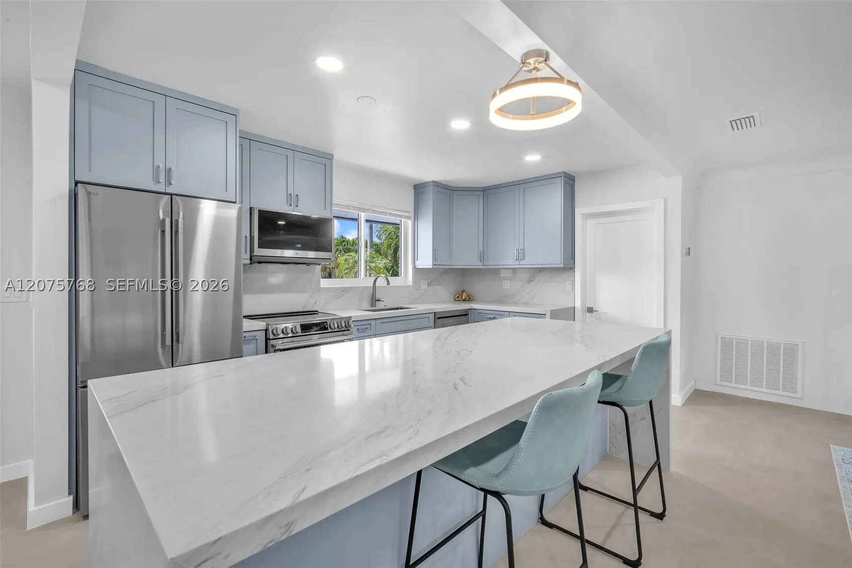 4448 SW 37th Ave