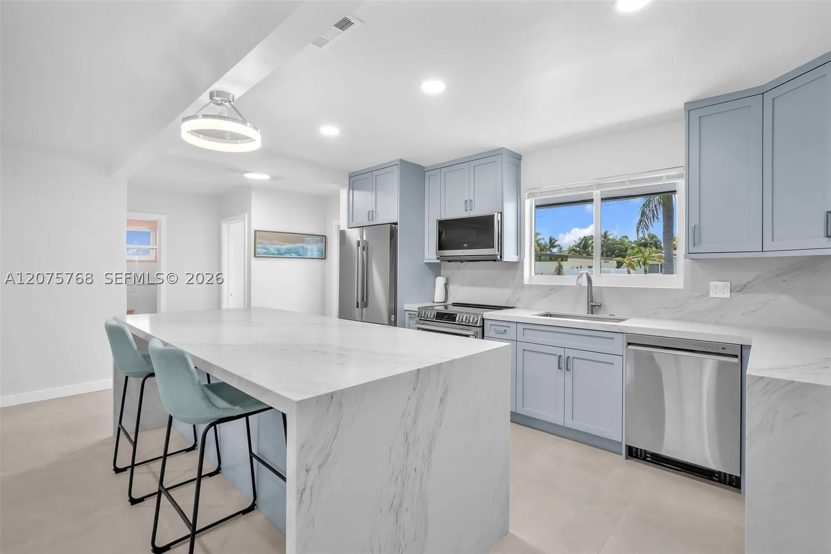 4448 SW 37th Ave