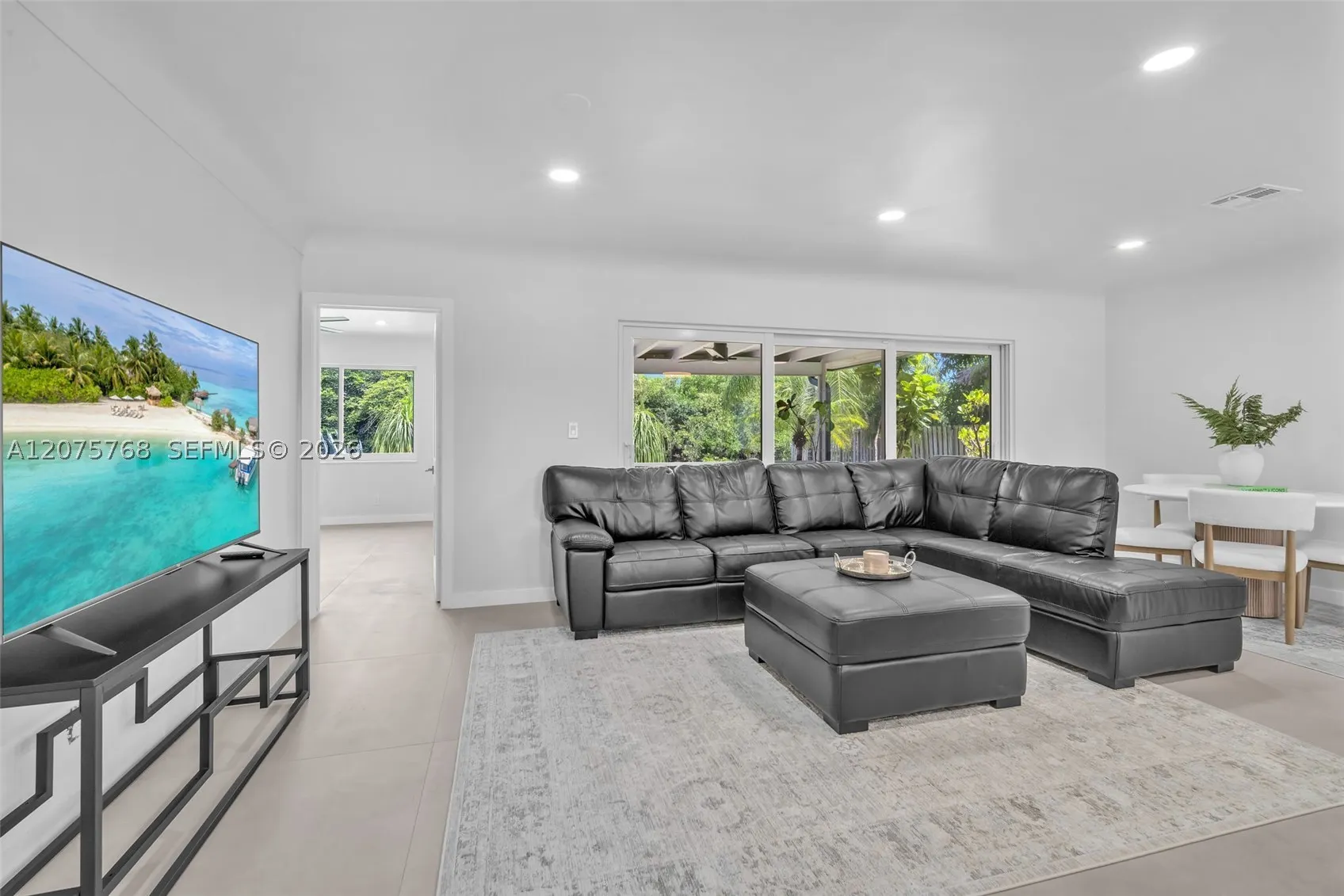 4448 SW 37th Ave