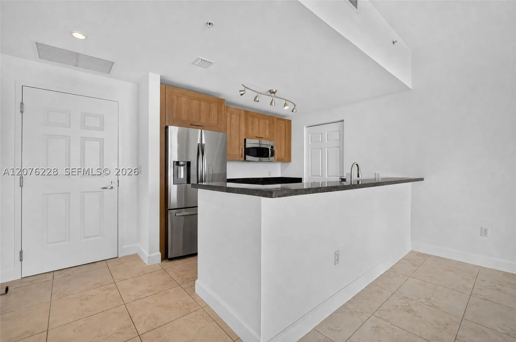 1300 Ponce De Leon Blvd #405
