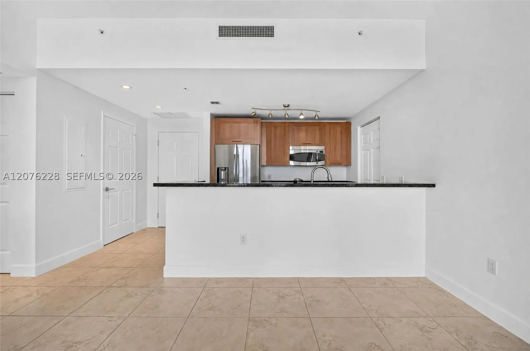 1300 Ponce De Leon Blvd #405