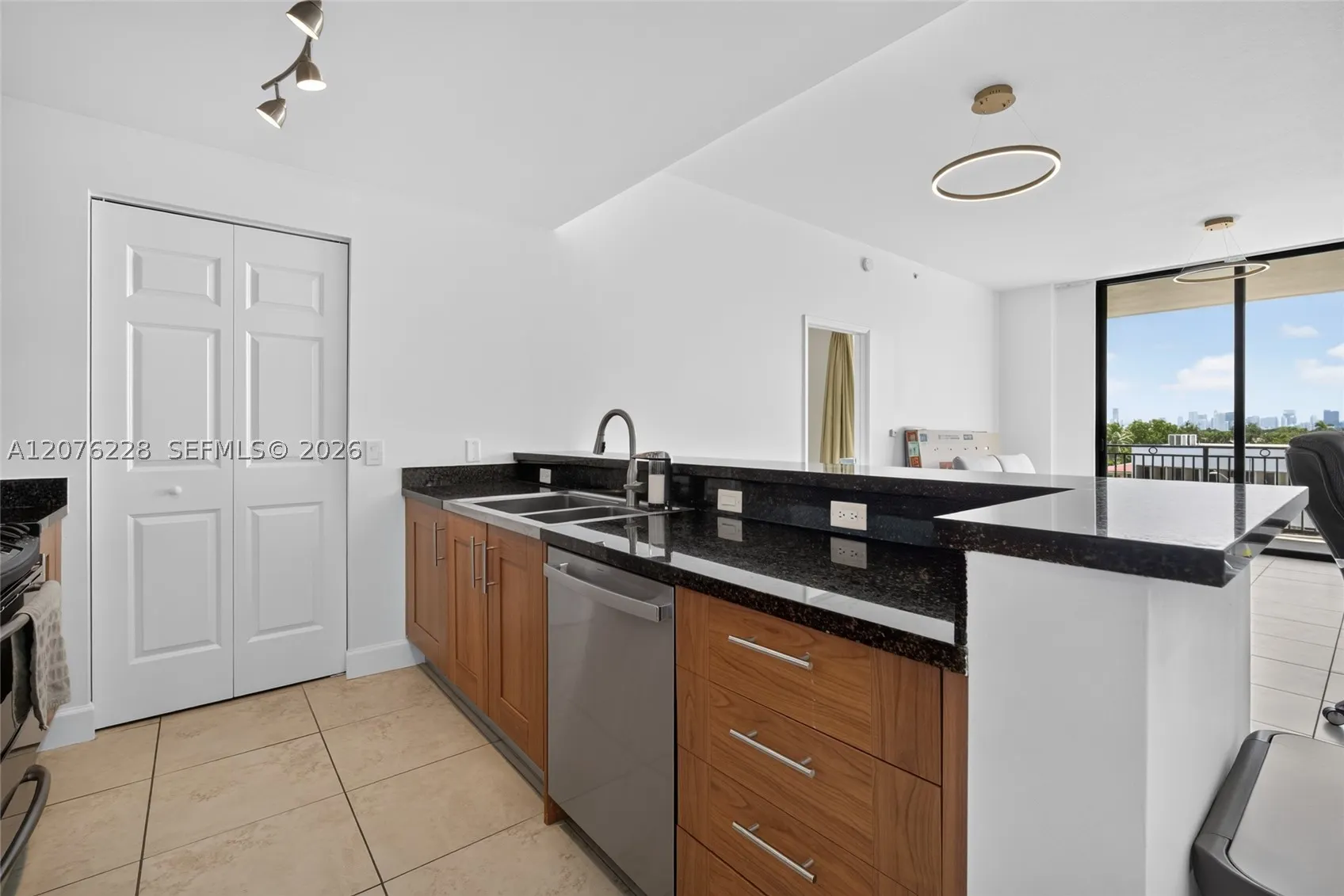 1300 Ponce De Leon Blvd #405