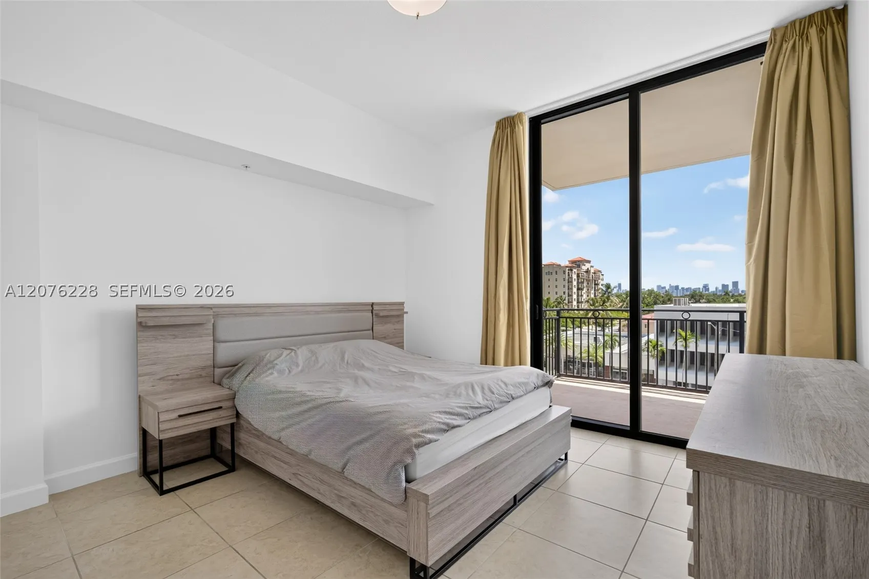 1300 Ponce De Leon Blvd #405