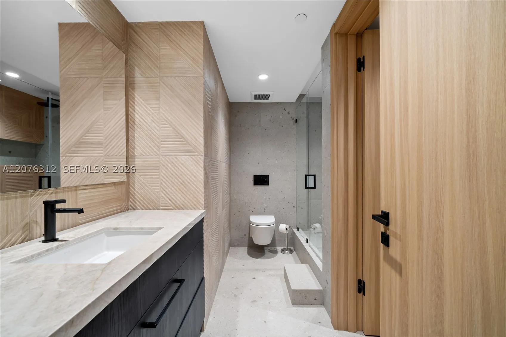 9999 Collins Ave #3F